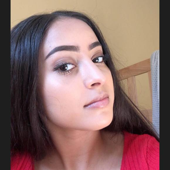 Meet your Posher, Sofia - Picture 1 of 1